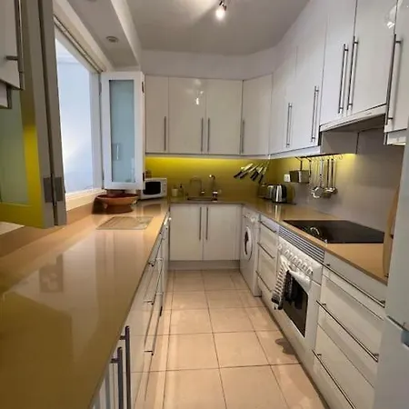 Adosado En Adeje 아데제